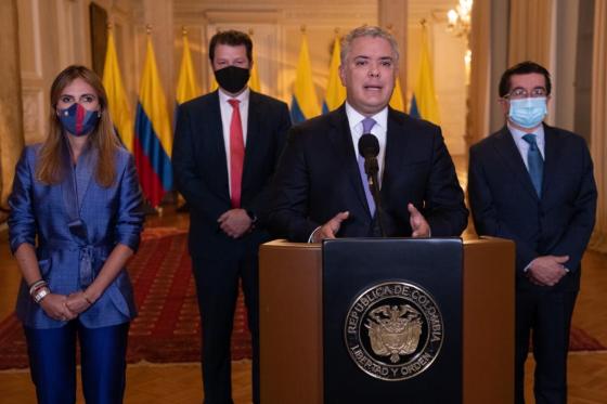 Duque anuncia que hoy llegan las primeras 50.000 vacunas al país