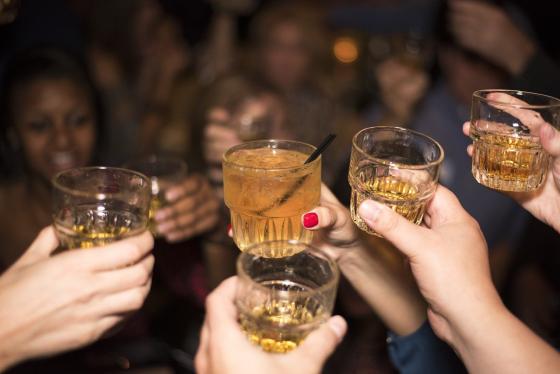 "Su afán de pasarlo bien hace que enfermen": fiestas ilegales inundan España "Su afán de pasarlo bien hace que enfermen": fiestas ilegales inundan España