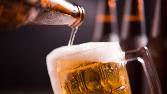 Gobierno da luz verde para plan piloto de consumo de licor en bares