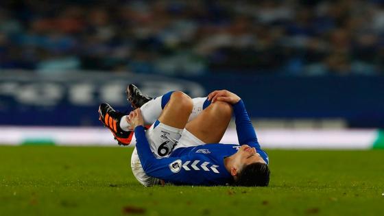 James Rodríguez salió lesionado en derrota del Everton