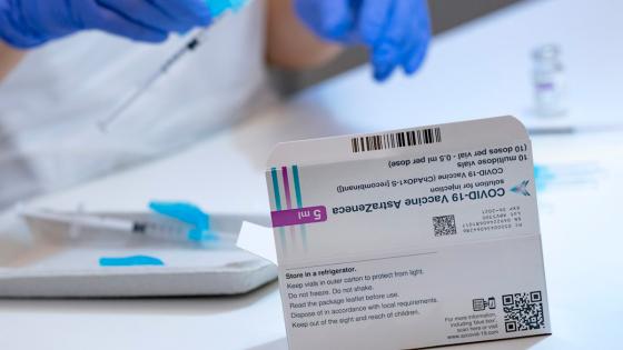 Aprueban uso de emergencia para vacunas de AstraZeneca