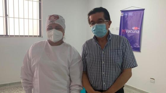 Verónica Machado, primera vacunada, le deben dos meses de sueldo Verónica Machado, primera vacunada, le deben dos meses de sueldo