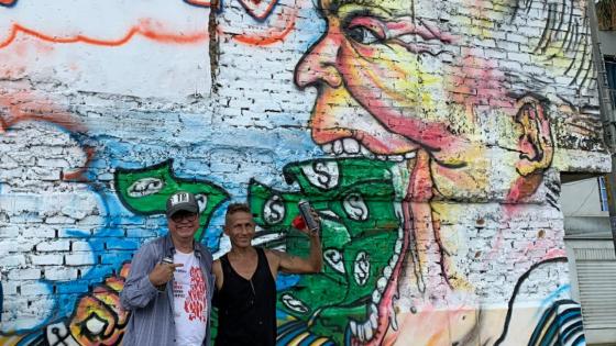 Senador del Polo Democrático pintó mural contra Sarmiento Angulo Senador del Polo Democrático pintó mural contra Sarmiento Angulo