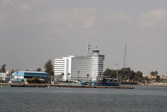 Bloqueo del canal de Suez: consecuencias y posibles beneficiarios Bloqueo del canal de Suez: consecuencias y posibles beneficiarios