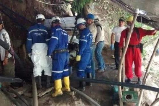 Unos 15 trabajadores quedan atrapados tras colapso de mina en Neira, Caldas Unos 15 trabajadores quedan atrapados tras colapso de mina en Neira, Caldas