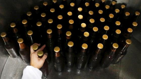 La Roja, la cerveza de los desmovilizados de las FARC La Roja, la cerveza de los desmovilizados de las FARC