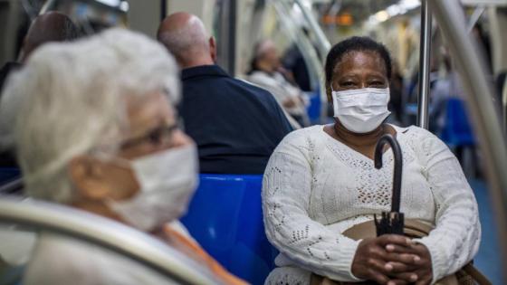 Robaron identidades de fallecidos para saltarse la cola de las vacunas