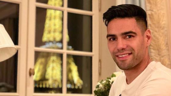 La divertida reacción de Falcao García al tocar una serpiente La divertida reacción de Falcao García al tocar una serpiente