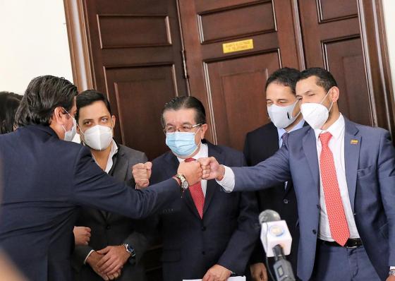Proyecto que ajustaría el sistema de salud ya fue radicado Proyecto que ajustaría el sistema de salud ya fue radicado