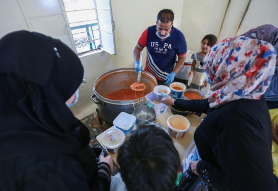 El comedor de beneficencia conocido como Sopería provee comida a los necesitados para romper el ayuno en el Ramadán y dos comidas al día durante el resto del año.