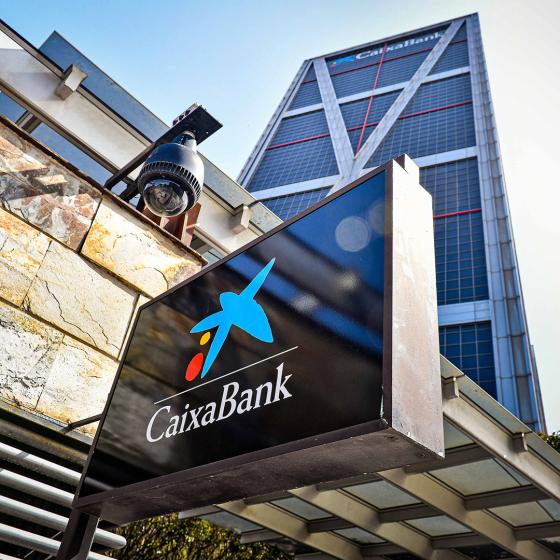 Banco CaixaBank planea más de 8 mil despidos en España Banco CaixaBank planea más de 8 mil despidos en España