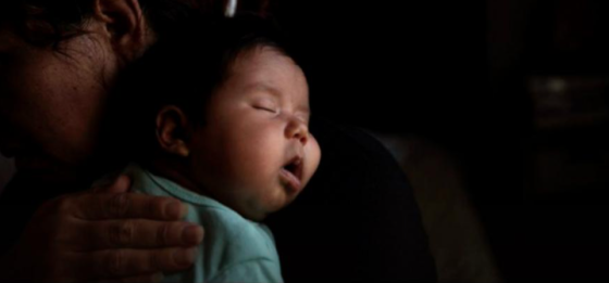 ¿Por qué las inmigrantes tienen miedo de buscar atención prenatal?
