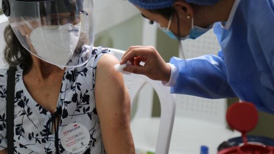 Medellín: Mayores de 70 años pueden vacunarse sin cita previa