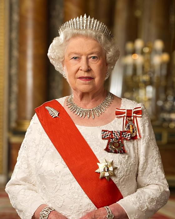 Reina Isabel II