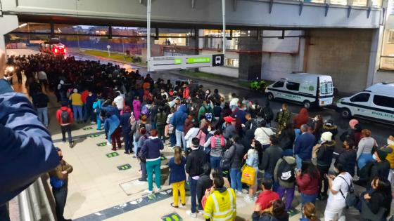 Aglomeraciones en TransMilenio Aglomeraciones en TransMilenio