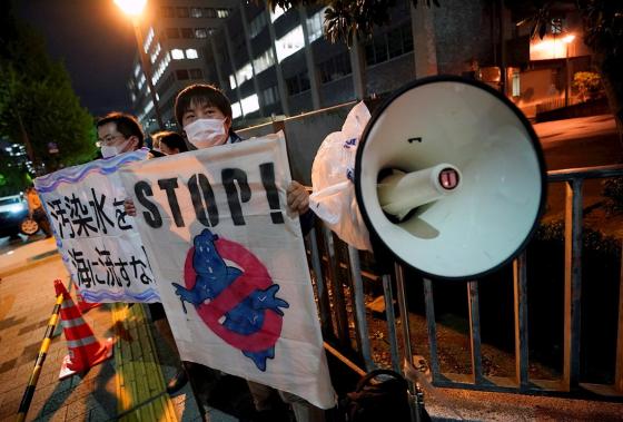 Japón desechará el agua de la central nuclear de Fukushima al océano