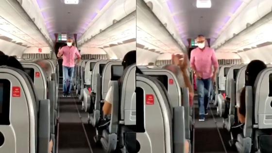 Emiro Arias, excandidato a la Gobernación de Santander Protesta contra la reforma tributaria en un avión