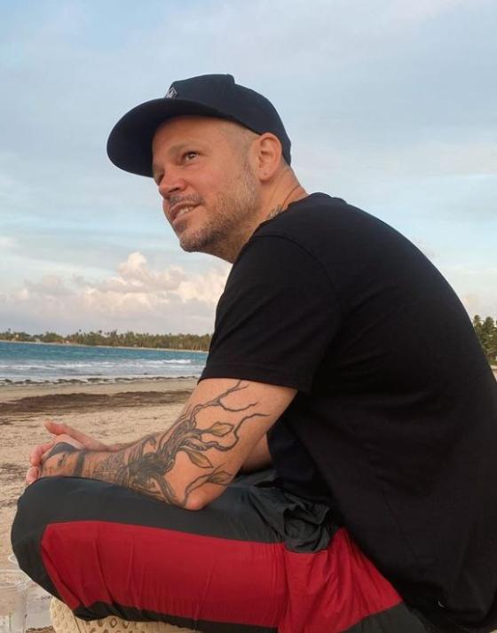 IG @residente