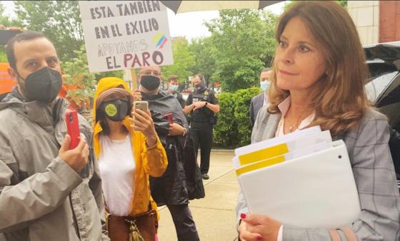Marta Lucia Ramírez es recibida con reclamos en Washington Marta Lucia Ramírez es recibida con reclamos en Washington