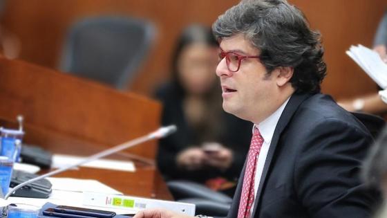 Gabriel Velasco renuncia a la vocería de Centro Democrático Gabriel Velasco renuncia a la vocería de Centro Democrático