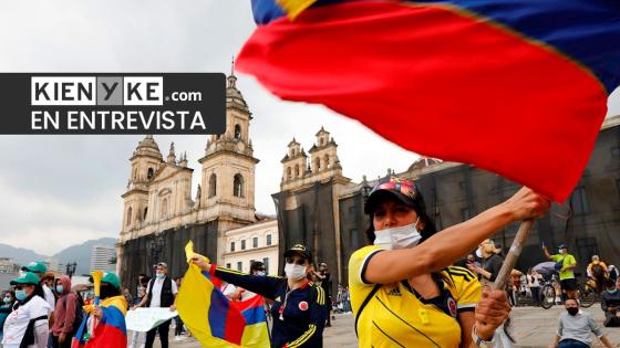 Con flores y simbolismos convocan una nueva marcha en Bogotá