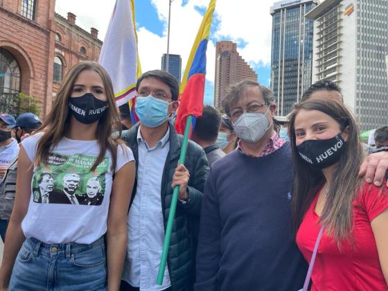 Gustavo Petro y Camilo Romero juntos en las marchas de Bogotá