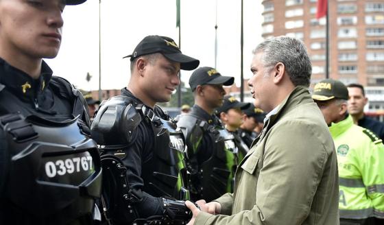 Duque defiende las labores realizadas por la Policía en el país