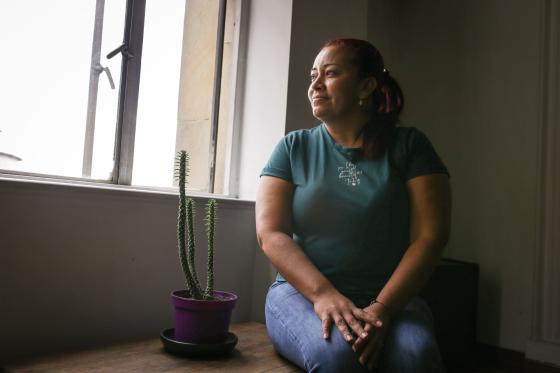 La lideresa social colombiana Yirley Velasco posa para una foto durante una entrevista con la Agencia Anadolu en Bogotá, Colombia, el 31 de mayo de 2021. La violencia acabó con su infancia tras sufrir abusos sexuales por parte de varios paramilitares en la tragedia de El Salado, una de las peores masacres en la historia del país que dejó casi un centenar de víctimas mortales. La lideresa social colombiana Yirley Velasco posa para una foto durante una entrevista con la Agencia Anadolu en Bogotá, Colombia, el 31 de mayo de 2021. La violencia acabó con su infancia tras sufrir abusos sexuales por parte de varios paramilitares en la tragedia de El Salado, una de las peores masacres en la historia del país que dejó casi un centenar de víctimas mortales.