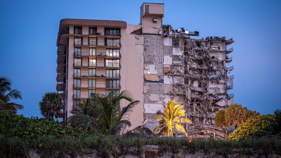 Así fue como quedo el edificio derrumbado en la madrugada de este jueves, en Miami. Edificio caído en Miami