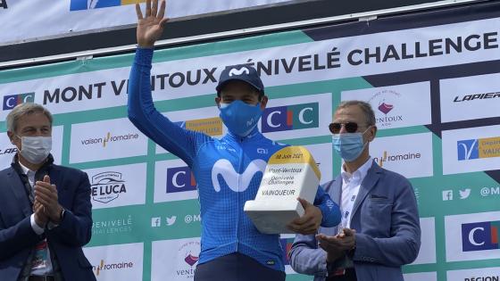 'Supermán' López emociona a seguidores con podio en Mont Ventoux