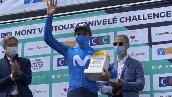 'Supermán' López emociona a seguidores con podio en Mont Ventoux 'Supermán' López emociona a seguidores con podio en Mont Ventoux