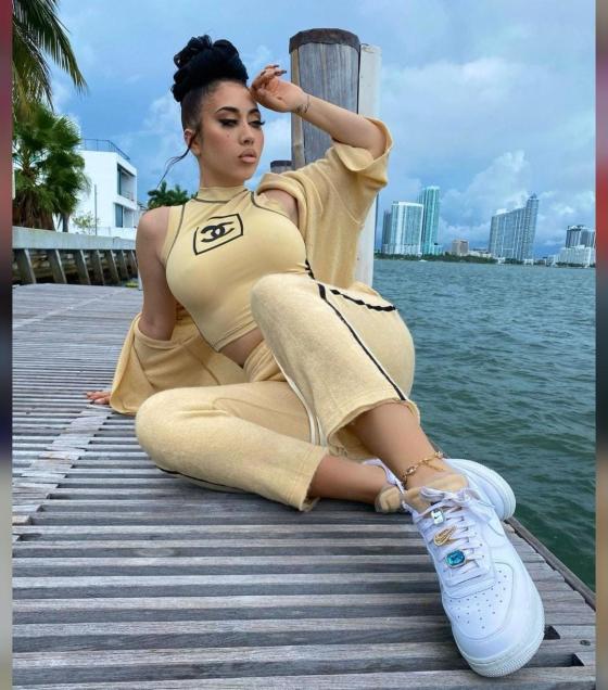 IG @kaliuchis IG @kaliuchis