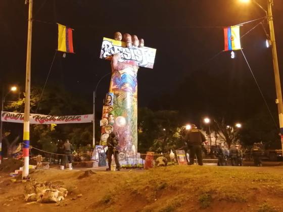 Autoridades desbloquean Puerto Rellena, punto de protestas en Cali Autoridades desbloquean Puerto Rellena, punto de protestas en Cali