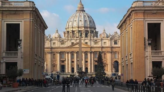 Vaticano agrega el abuso de menores como delito