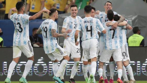 Tras más de 28 años sin ganar este título, la selección de Argentina se ubica en la cima del podio de la Copa América tras vencer 1-0 a Brasil. Argentina campeona
