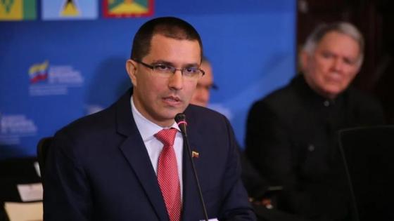 El canciller de Venezuela, Jorge Arreaza, rechaza injerencia de su país en atentado contra Duque. Canciller venezolano