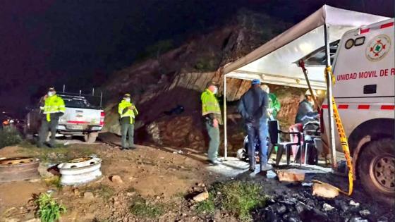 Rescatan a minero tras de seis días atrapado en socavón de Boyacá Rescatan a minero tras de seis días atrapado en socavón de Boyacá