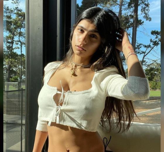 IG @miakhalifa IG @miakhalifa