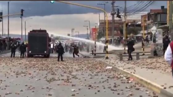 Nuevos enfrentamientos entre manifestantes y Esmad en Usme Nuevos enfrentamientos entre manifestantes y Esmad en Usme