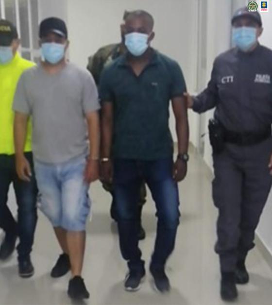 Cárcel a dos policías que habrían torturado y amenazado a un ciudadano