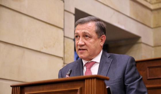 Esto dijo Ernesto Macías tras archivo de la indagación por 'la jugadita' Esto dijo Ernesto Macías tras archivo de la indagación por 'la jugadita'