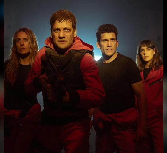 IG @lacasadepapel IG @lacasadepapel