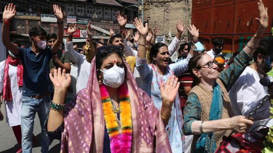 Se registran también varias hospitalizaciones por la enfermedad desconocida que ha cobrado la vida a 70 personas en la India. Casi 70 personas han fallecido por una enfermedad viral desconocida en la India.