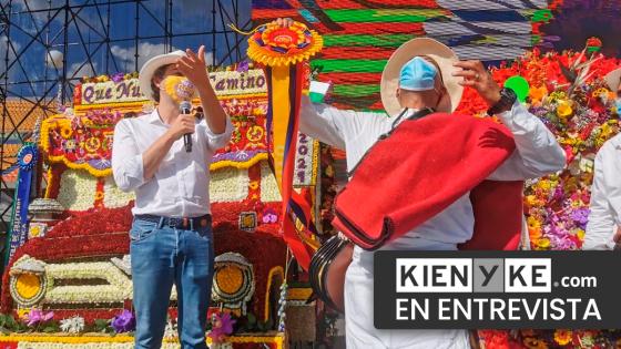 Luis Felipe Londoño y la silleta que ganó el Desfile de Silleteros Luis Felipe Londoño y la silleta que ganó el Desfile de Silleteros