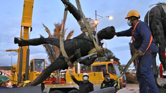 Traslado del Monumento a los Héroes