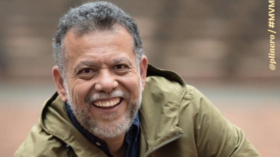 Alberto Linero muestra cómo se vería sin barba. Alberto Linero con barba.