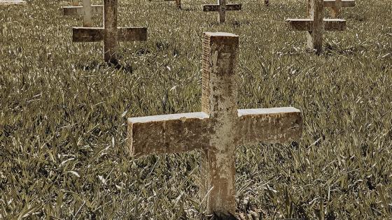 Pastor africano muere tras ser enterrado vivo. Pastor africano es enterrado vivo al creerse Jesús.