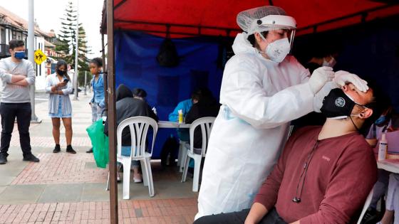 Toma de ppruebas covid-19 en Bogotá