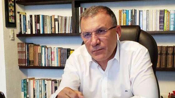 El maletín olvidado por Roy Barreras. La maleta con dinero olvidado por Roy Barreras.