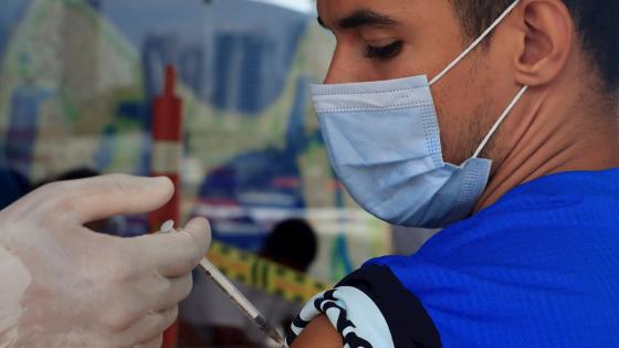 Vacunación a jóvenes de 15 a 19 años Vacunación a jóvenes de 15 a 19 años